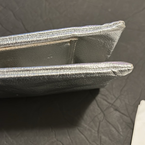 BUXTON   LEATHER  VINTAGE  CLUTCHES NEW  NEVER WORN - Picture 12 of 12